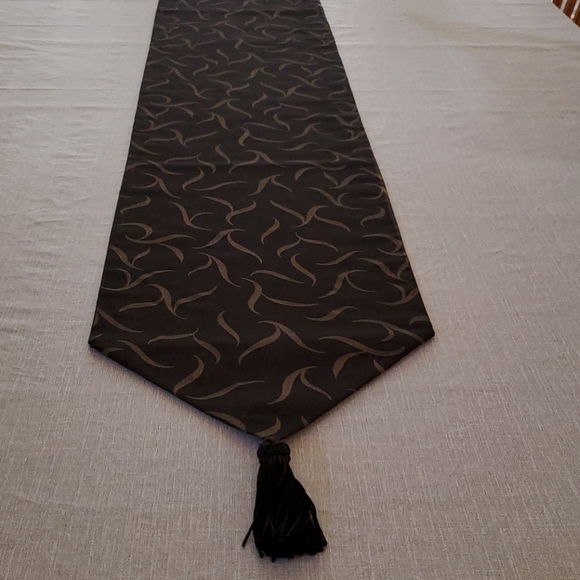 Table Runner 76" x 9.5" - Picture 3 of 6